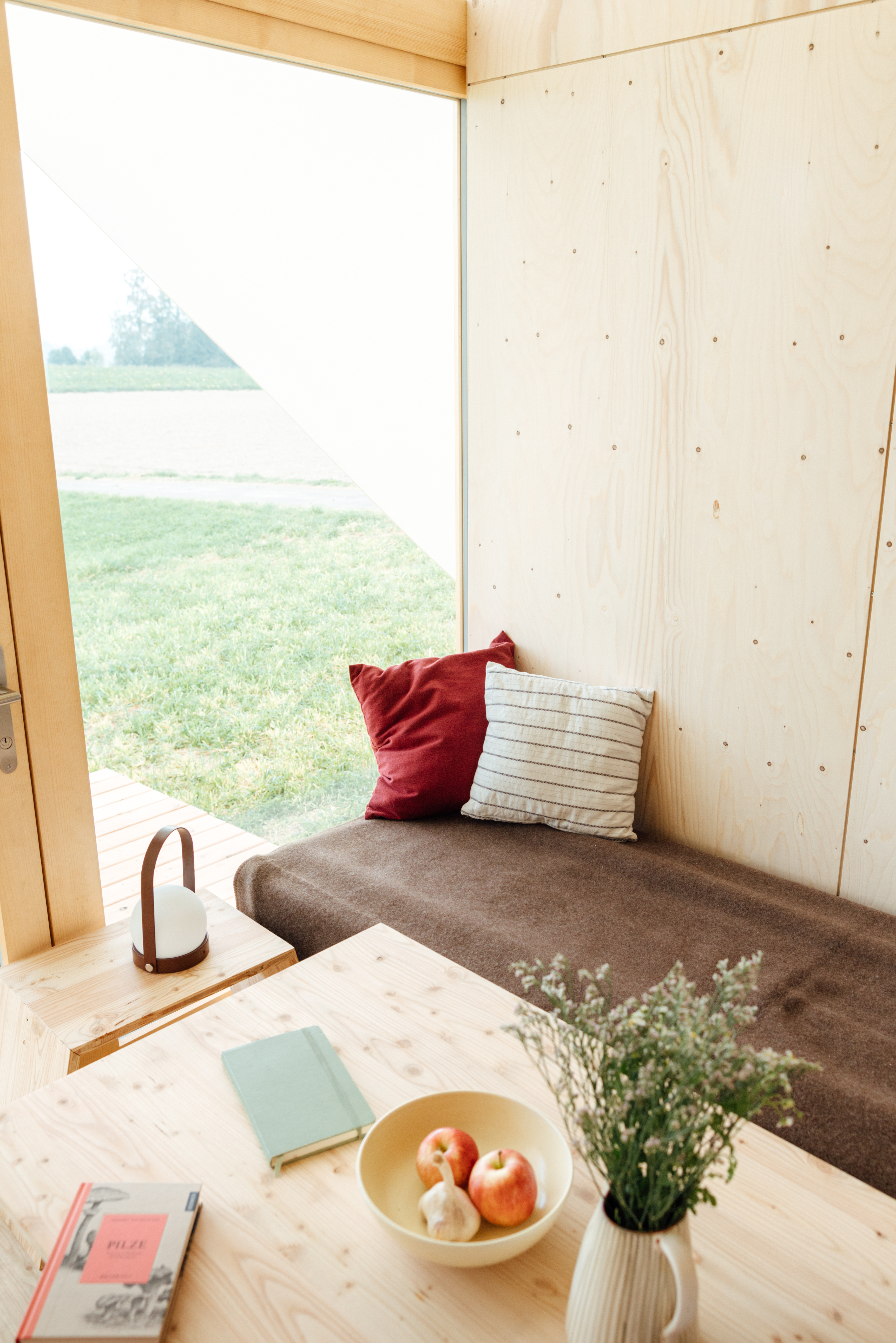 mySaess Interieur — Sitzbereich mit Ausblick